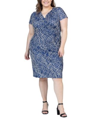 Plus Size Knee Length Short Sleeve Wrap Dress